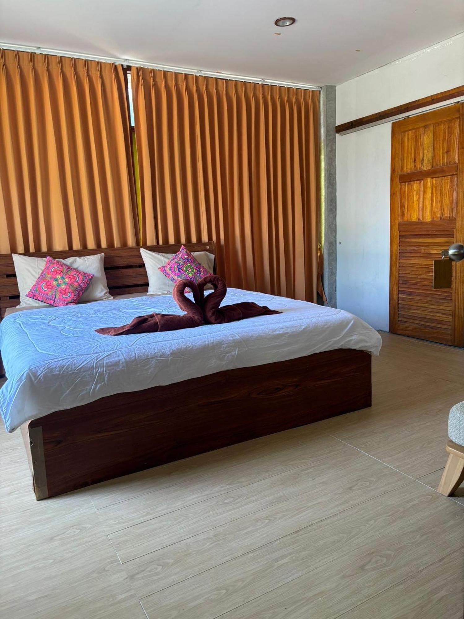 Tonmai Suites Ko Lanta Kültér fotó
